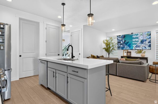 2402 N SUNMORE WAY, Lehi, UT 84043