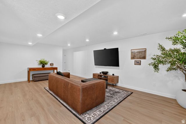 2402 N SUNMORE WAY, Lehi, UT 84043