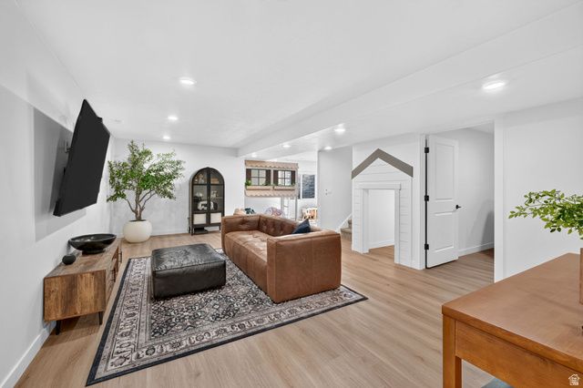 2402 N SUNMORE WAY, Lehi, UT 84043