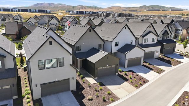2402 N SUNMORE WAY, Lehi, UT 84043
