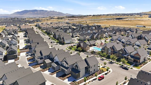 2402 N SUNMORE WAY, Lehi, UT 84043