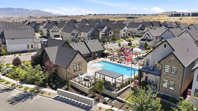 2402 N SUNMORE WAY, Lehi, UT 84043