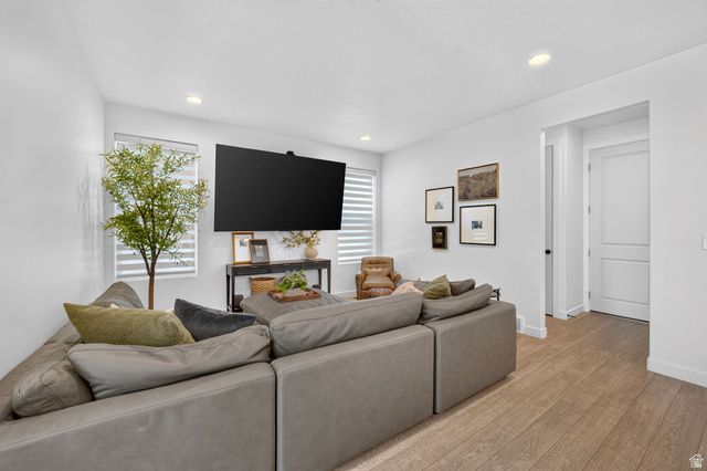 2402 N SUNMORE WAY, Lehi, UT 84043