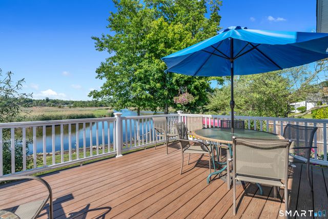 44 Riverside Drive, Branford, CT 06405