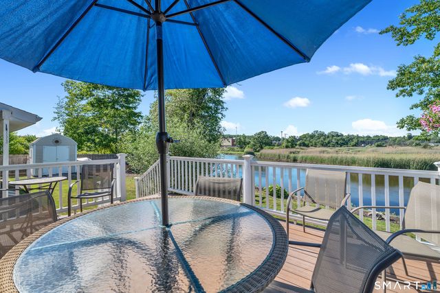 44 Riverside Drive, Branford, CT 06405