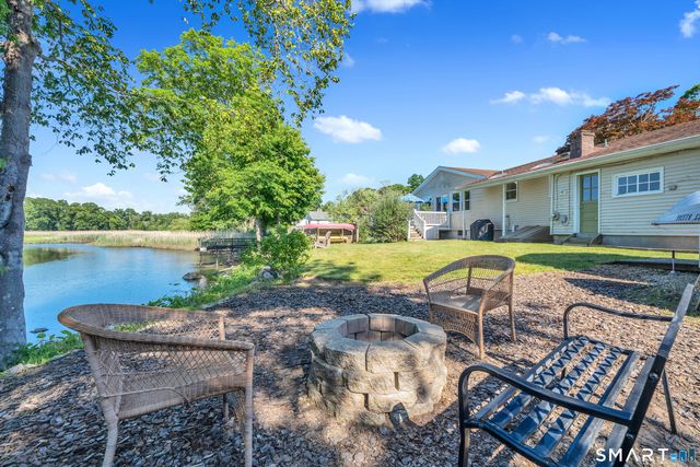 44 Riverside Drive, Branford, CT 06405