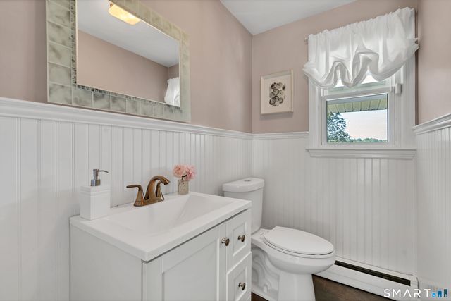 44 Riverside Drive, Branford, CT 06405