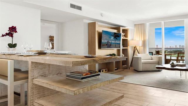 102 24 1545 1545, Miami Beach, FL 33139