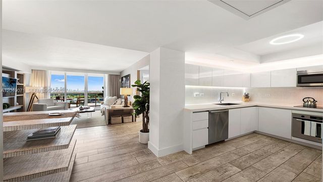 102 24 1545 1545, Miami Beach, FL 33139