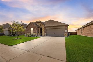 10908 Summer Rain Boulevard, Aubrey, TX 76227