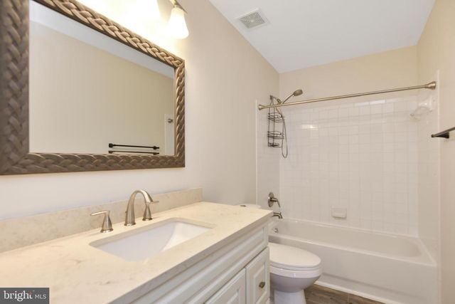 39 VILLAGE GROVE RD, Fredericksburg, VA 22406