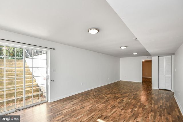 39 VILLAGE GROVE RD, Fredericksburg, VA 22406