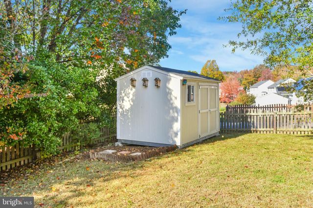 39 VILLAGE GROVE RD, Fredericksburg, VA 22406