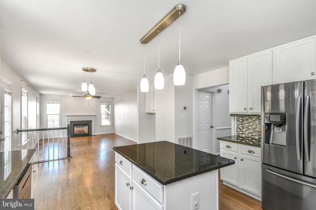 39 VILLAGE GROVE RD, Fredericksburg, VA 22406