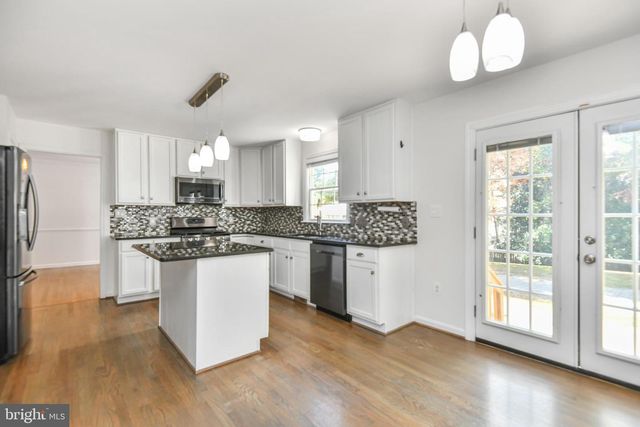 39 VILLAGE GROVE RD, Fredericksburg, VA 22406