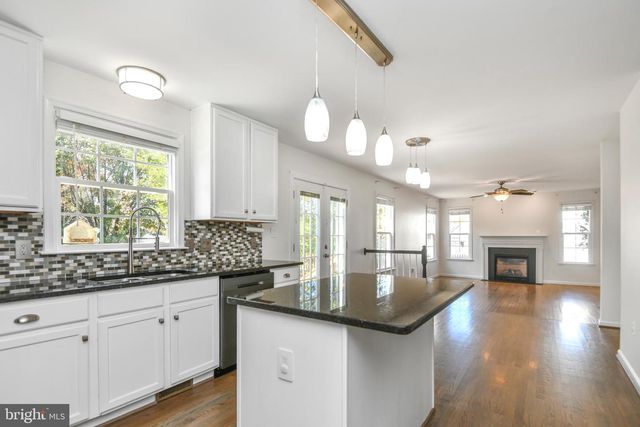 39 VILLAGE GROVE RD, Fredericksburg, VA 22406