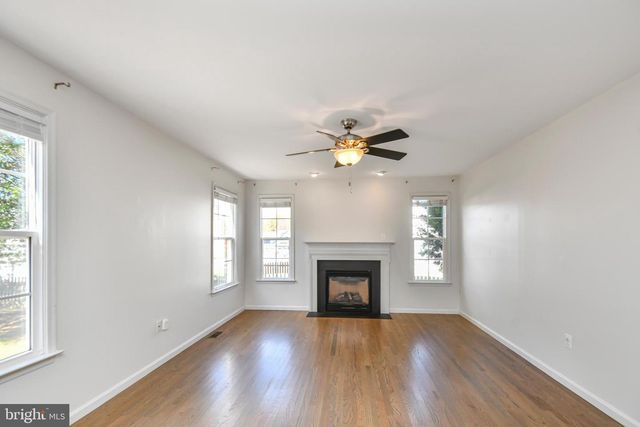 39 VILLAGE GROVE RD, Fredericksburg, VA 22406