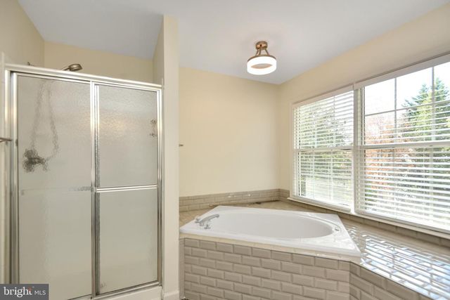 39 VILLAGE GROVE RD, Fredericksburg, VA 22406