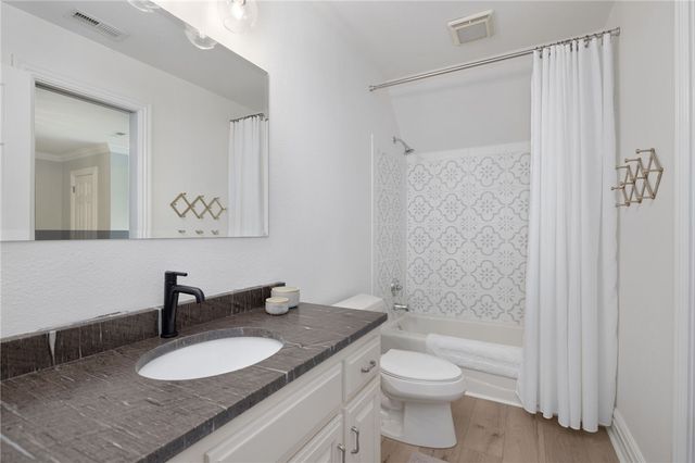 596 Polo Drive, Fayetteville, AR 72703