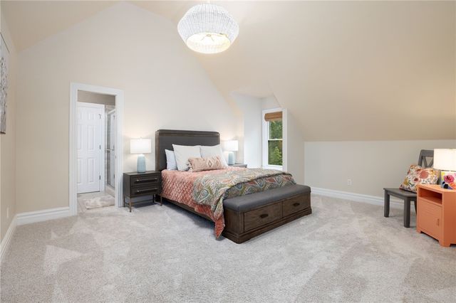 596 Polo Drive, Fayetteville, AR 72703