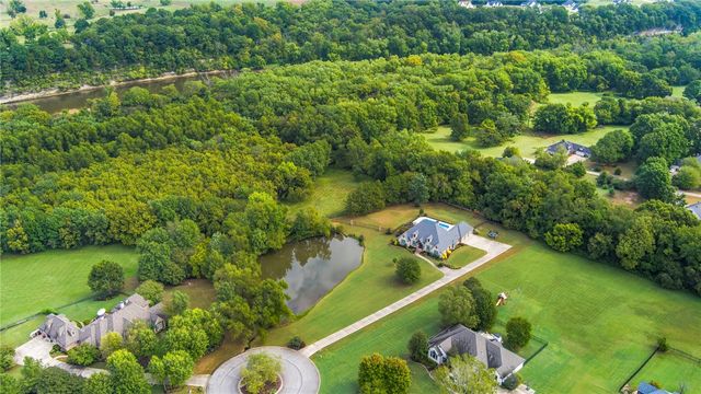 596 Polo Drive, Fayetteville, AR 72703