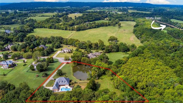 596 Polo Drive, Fayetteville, AR 72703