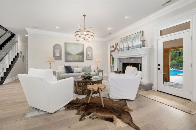 596 Polo Drive, Fayetteville, AR 72703