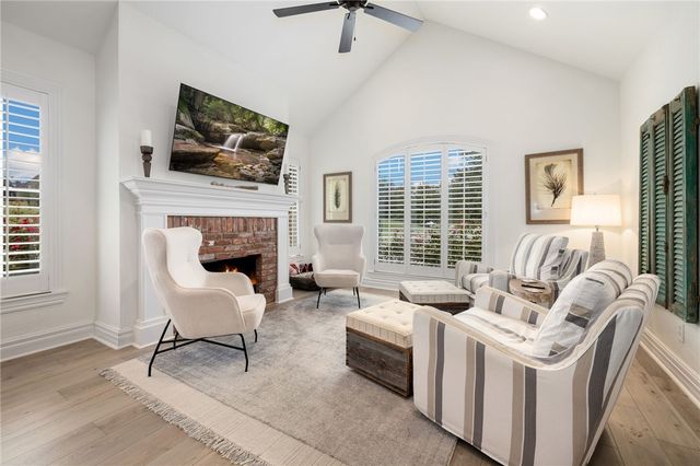 596 Polo Drive, Fayetteville, AR 72703