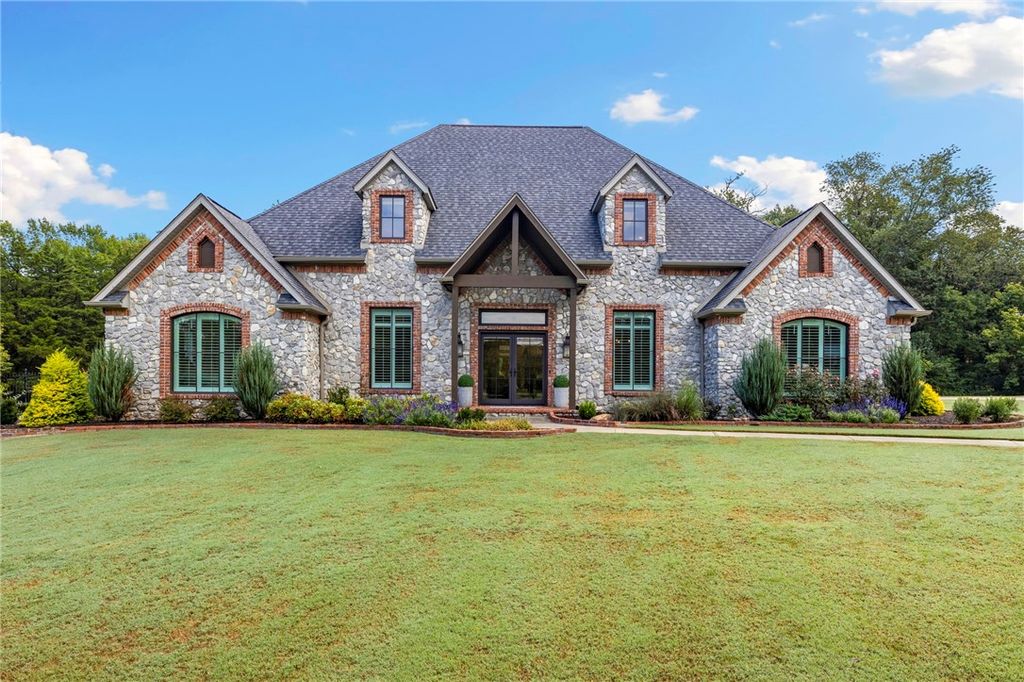 596 Polo Drive, Fayetteville, AR 72703