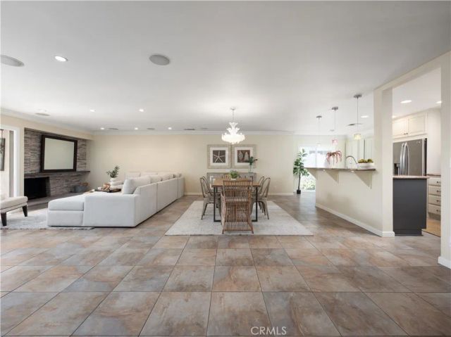 5202 Berkeley, Westminster, CA 92683