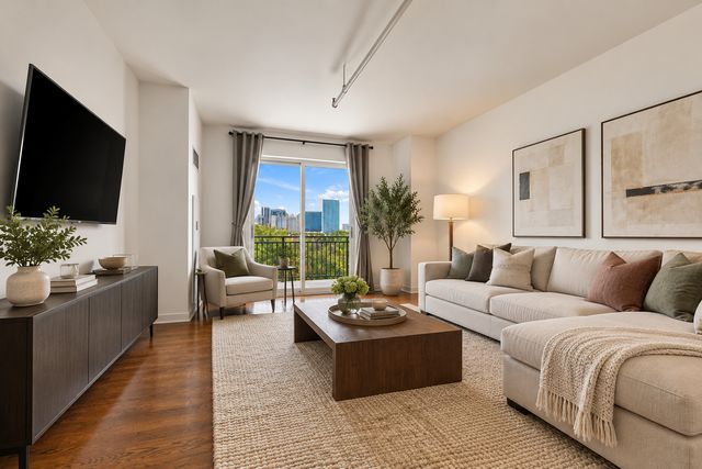 437 W Division Street 515, Chicago, IL 60610