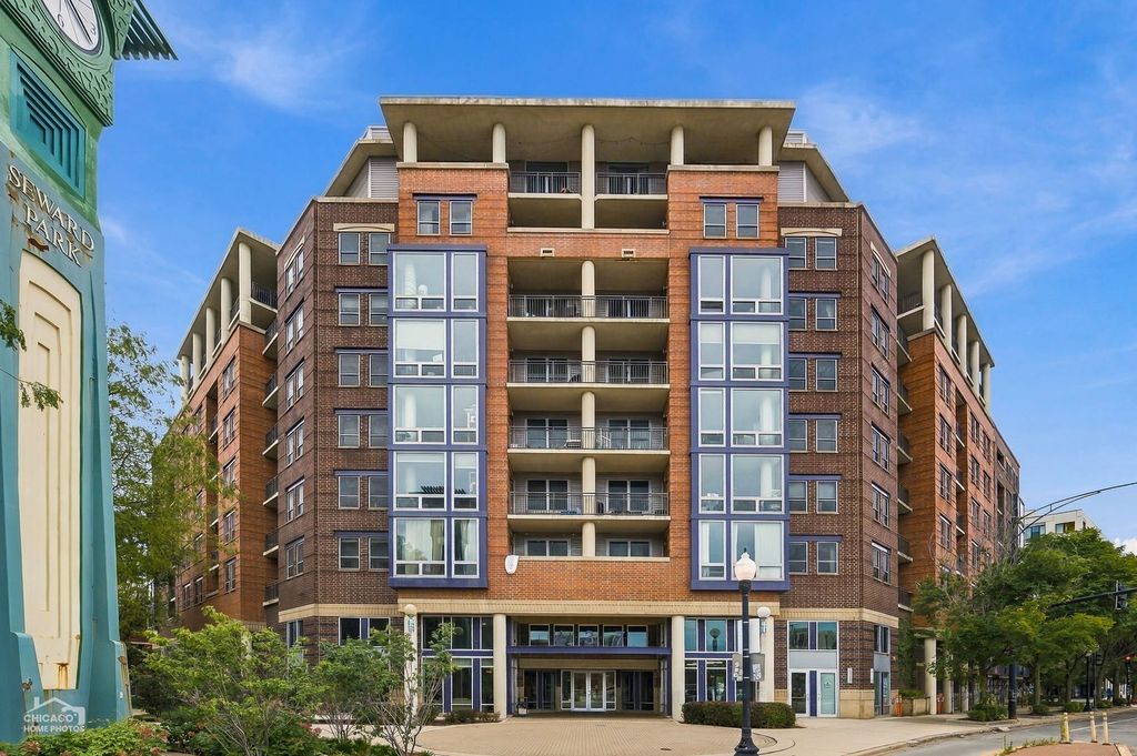 437 W Division Street 515, Chicago, IL 60610