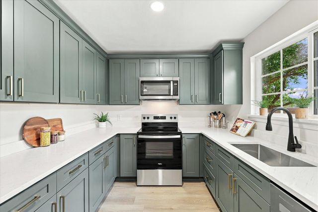 904 Dayton Road, Mansfield, TX 76063