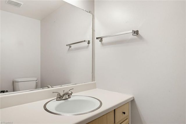 3730 Heathrow Drive, Winston-salem, NC 27127