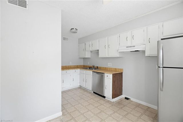 3730 Heathrow Drive, Winston-salem, NC 27127