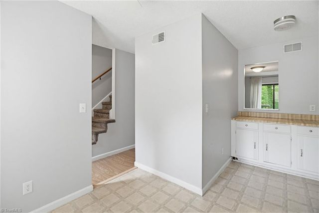 3730 Heathrow Drive, Winston-salem, NC 27127