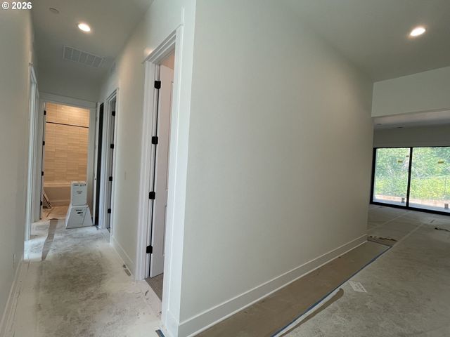 5092 N BENTON Dr, Camas, WA 98607