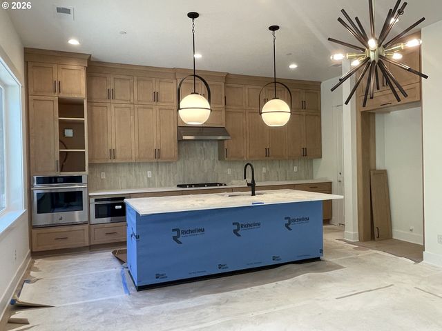 5092 N BENTON Dr, Camas, WA 98607