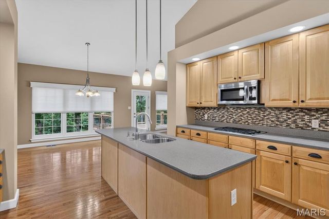 766 Southbrook Forest Court, St Charles, MO 63304