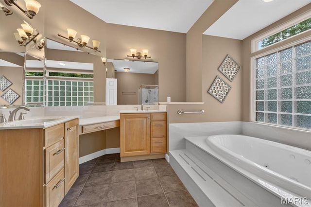 766 Southbrook Forest Court, St Charles, MO 63304