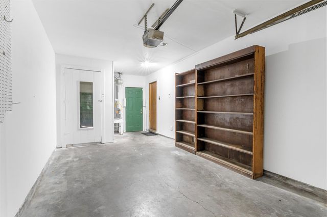 6807 Kingsway Drive, Houston, TX 77087