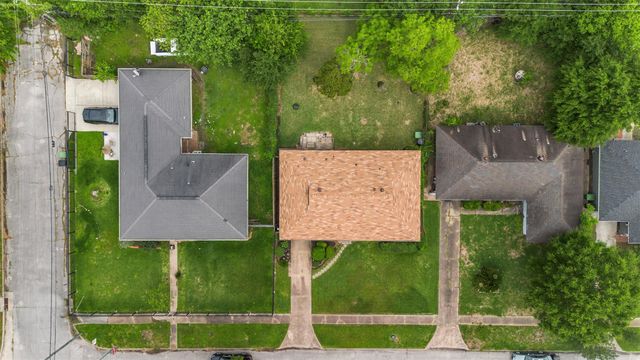 6807 Kingsway Drive, Houston, TX 77087