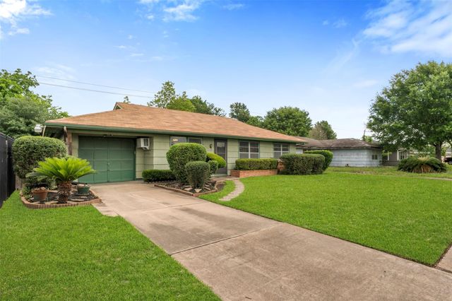 6807 Kingsway Drive, Houston, TX 77087