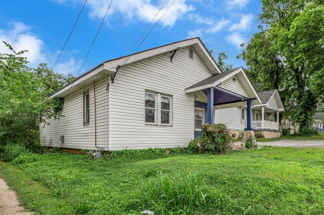 1049 E Trinity Ln, Nashville, TN 37216