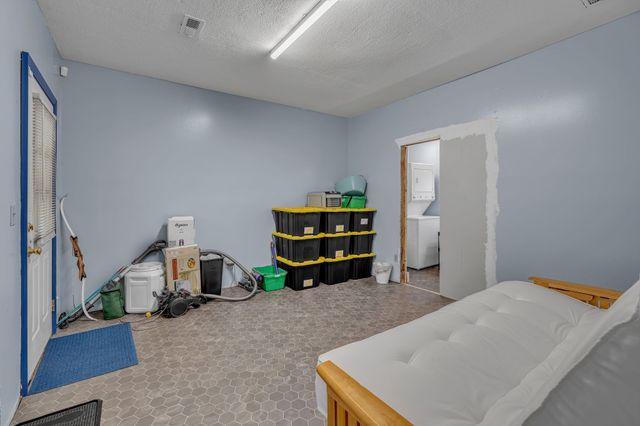 1049 E Trinity Ln, Nashville, TN 37216