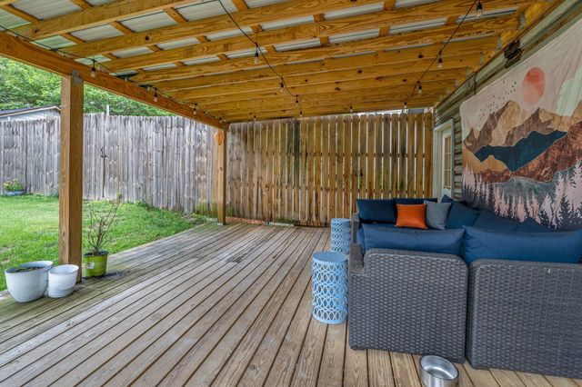 1049 E Trinity Ln, Nashville, TN 37216