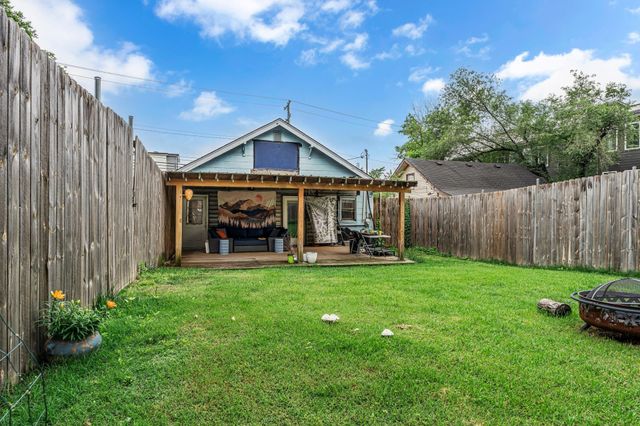 1049 E Trinity Ln, Nashville, TN 37216