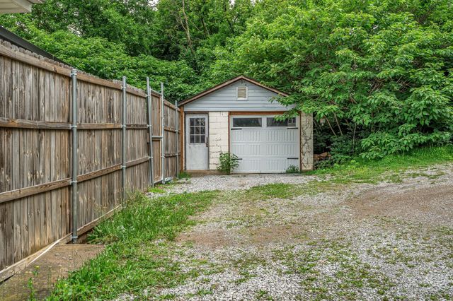 1049 E Trinity Ln, Nashville, TN 37216