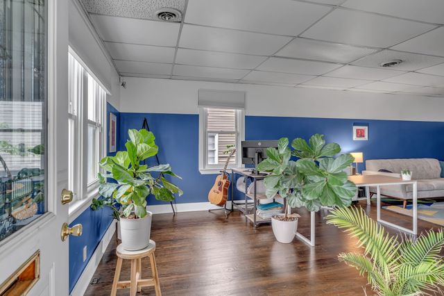 1049 E Trinity Ln, Nashville, TN 37216