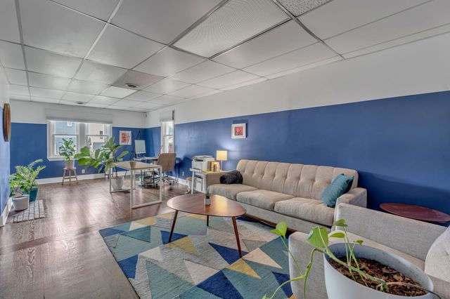 1049 E Trinity Ln, Nashville, TN 37216